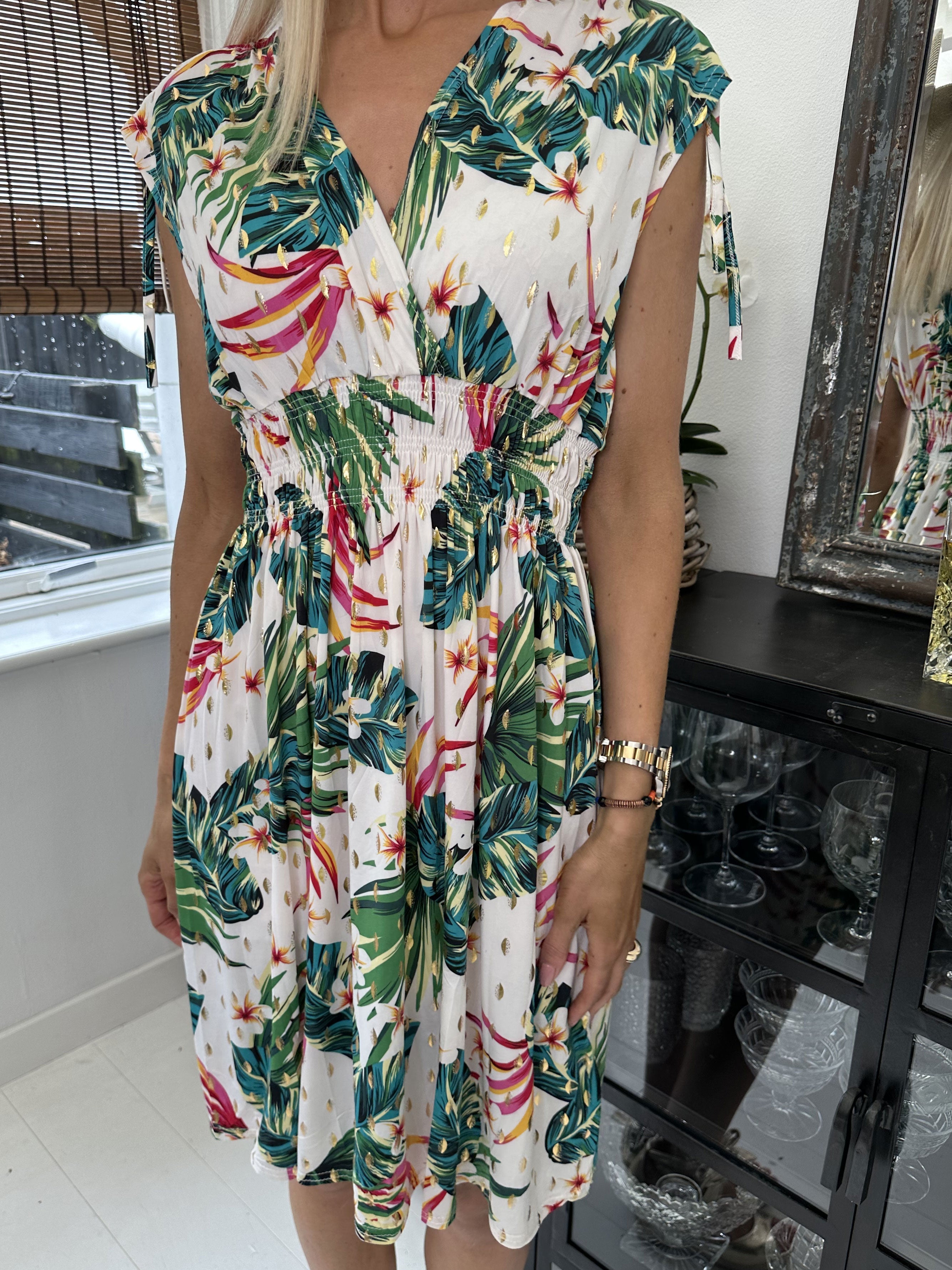 Pams Hawaii Short - Kort elastisk klänning i rynkfritt tyg